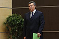 Янукович начал общение с прессой с обращения.