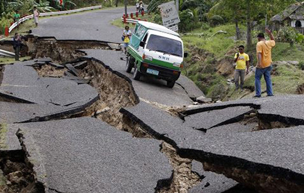 Медовый месяц с риском для жизни: молодые петербуржцы едва не стали жертвами землетрясения в Непале (видео, фото)