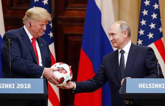 Putin le entregÃ³ a Trump "bola de autoridad" en respuesta a una cita sobre la "bola para su asentamiento en Siria"