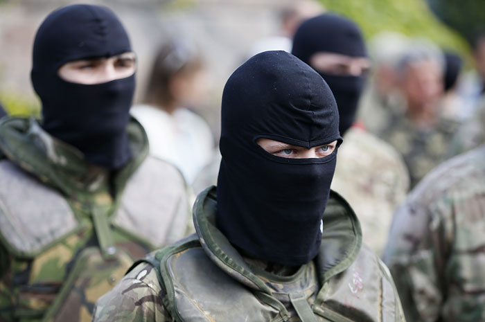 Военнослужащим, участвующим в силовой операции на востоке Украины, увеличили зарплату.