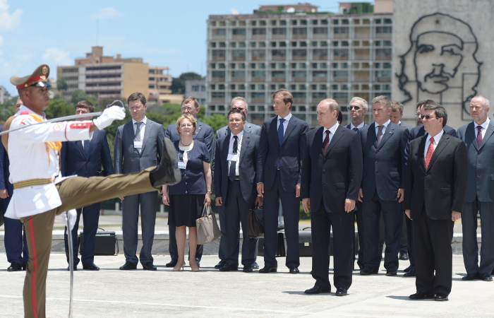 Президент России на Кубе: встреча с легендой Cub700