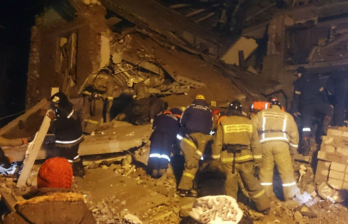 Число жертв обрушения жилого дома под Хабаровском достигло пяти человек