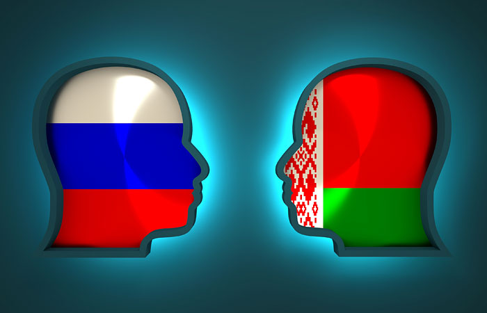 Песков прокомментировал возможность введения визового режима с Беларусью