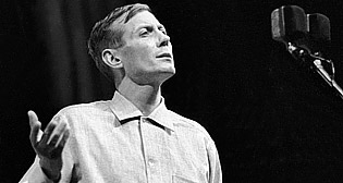 Умер поэт Евгений Евтушенко