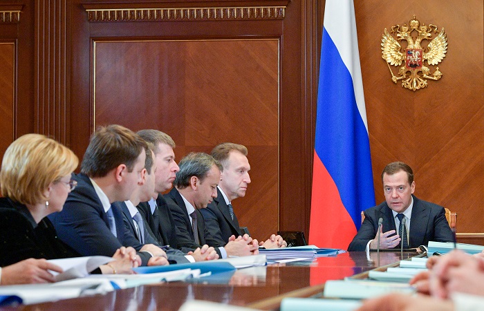 Правительство РФ 7 мая уйдет в отставку