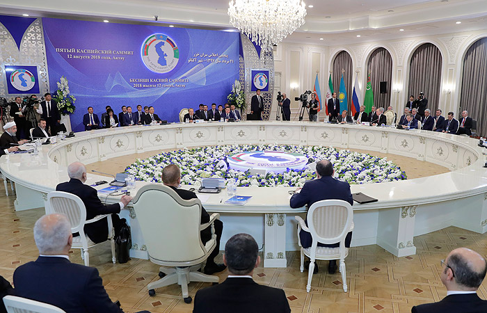 Главы стран Каспийской пятерки подписали конвенцию по Каспию