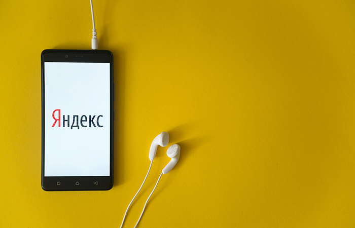 'Яндекс пока не смог договориться с ритейлерами о продаже своего телефона