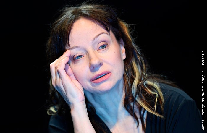 Клубтағы порноконкурстар Үлкен, әдемі әйелдердің порнофотосуреттері