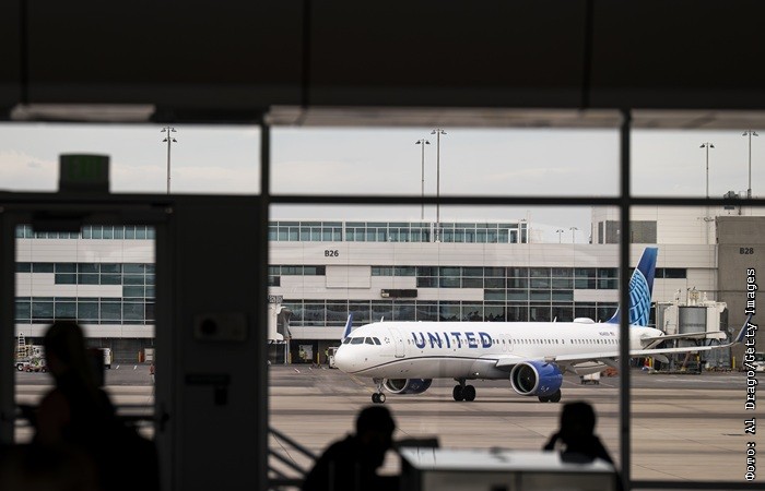 Самолет United Airlines избежал столкновения с дроном при заходе на посадку в Сан-Диего