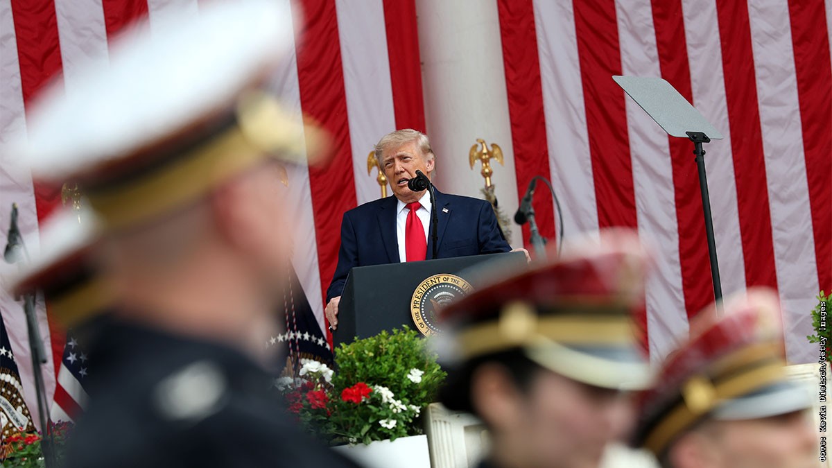 Трамп намерен при неудаче переговоров отправить в Иран спецн