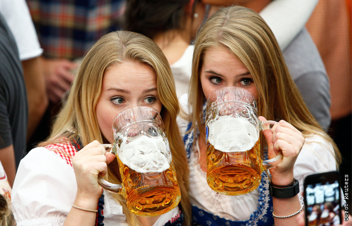 Немка с пивом