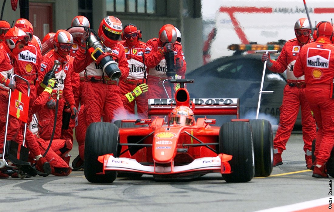 Этап автогонок формула 1. Михаэль Шумахер гонка. Михаэль Шумахер Болид. Болид формулы 1 Шумахера. Формула 1 Михаэль Шумахер.