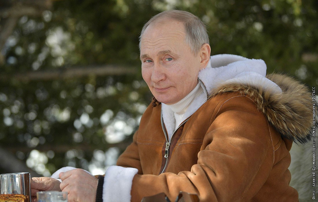 Путин заправляет калину