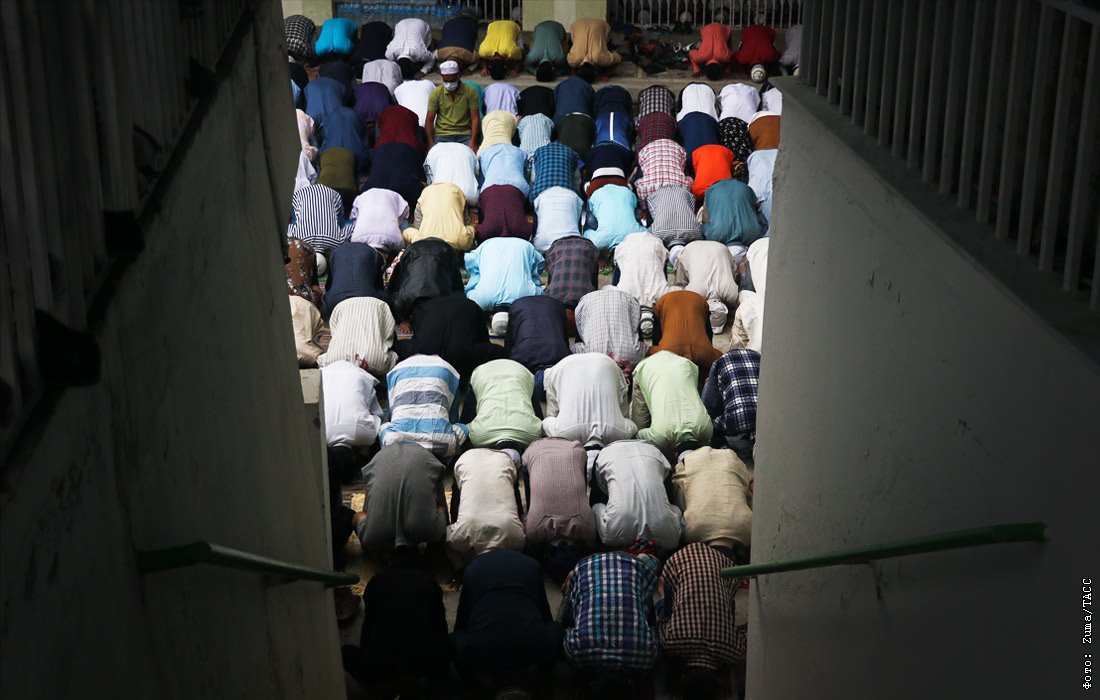 Пост мусульман в этом году. Мусульмане в Непале. Последователи Ислама. Мусульманский пост в Санкт Петербурге. Мусульманский пост 2023.