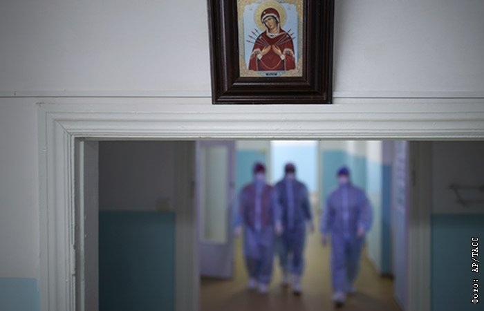 Росстат: в 2021 году в России умерли более 500 тыс. человек от коронавируса