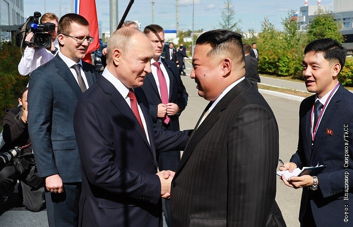 Путин встречается с Ким Чен Ыном на космодроме Восточный