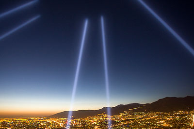 Небо столицы Ирана пронзили лазерные лучи