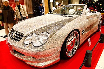 Mercedes-Benz SL600, украшенный 300 тыс. кристаллов Swarovski