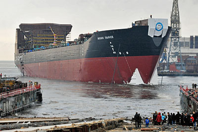 Спуск на воду танкера "Михаил Ульянов" в Санкт-Петербурге