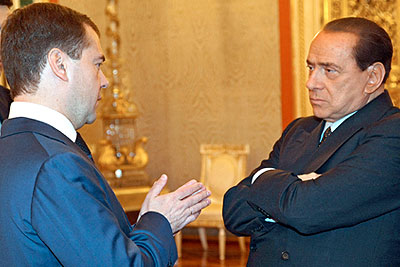 Дмитрий Медведев и Сильвио Берлускони на переговорах