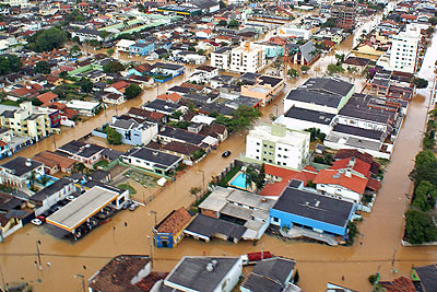 Число жертв наводнения в Бразилии достигло 45 человек