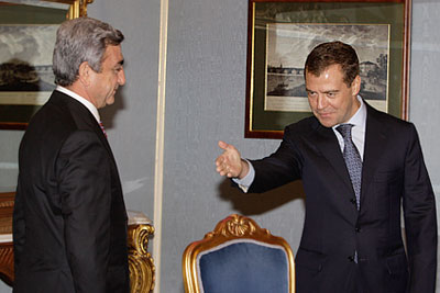 Д.Медведев встретился с президентом Армении С.Саркисяном