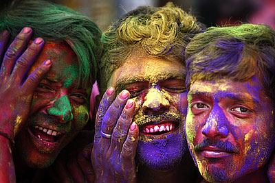 Самый красочный праздник весны в Индии