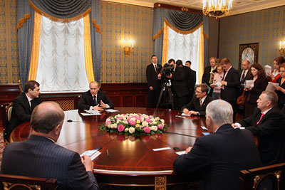 Владимир Путин встретился с лидерами думских фракций
