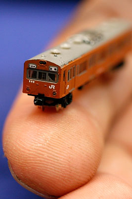 Японцы показали самый маленький поезд