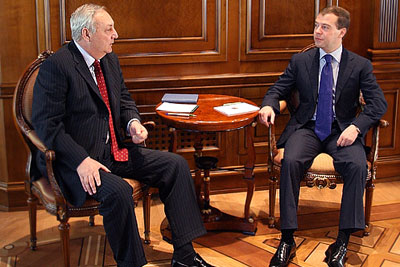 Президент России встретился с президентом Абхазии