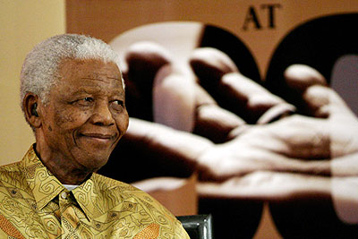 Нельсон Мандела празднует 90-летие