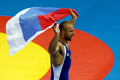 Асланбек Хуштов принес России третье "золото" на Олимпиаде
