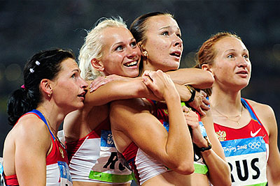 Российские легкоатлетки впервые выиграли эстафету 4х100