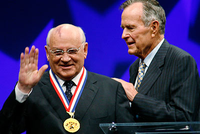 В США Михаилу Горбачеву вручили медаль