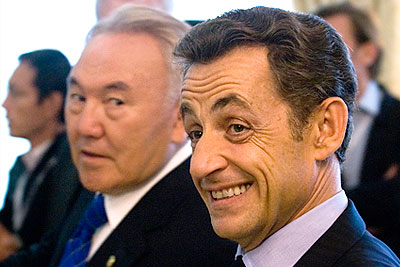 Президент Франции прибыл с официальным визитом в Казахстан