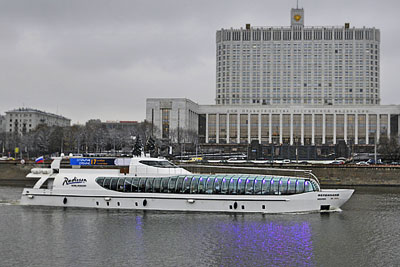 Первые прогулочные ледоколы начнут курсировать по Москва-реке