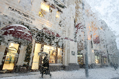 Снегопад очистил воздух в Москве. Тротуары же были заметены