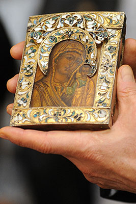 Похищенную икону Казанской Божьей Матери вернули Эрмитажу