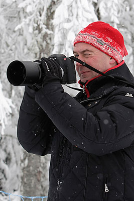Дмитрий Медведев фотографирует в Красной поляне