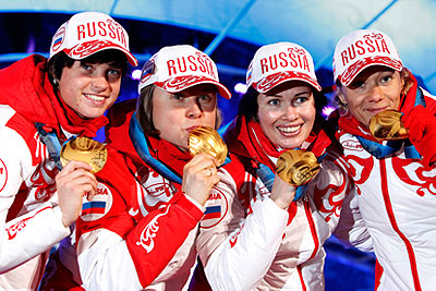 Женская сборная России по биатлону выиграла "золото" Игр в эстафете