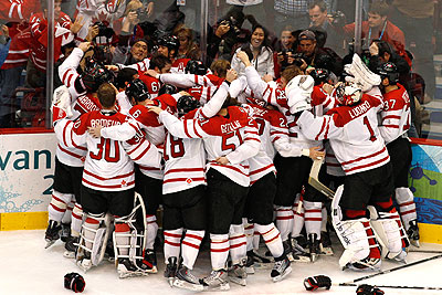 Сборная Канады по хоккею выиграла "золото" на Олимпиаде-2010