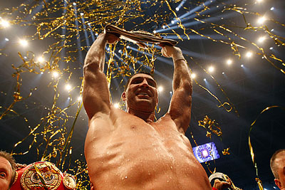 Владимир Кличко подтвердил звание чемпиона мира по версиям WBO и IBF