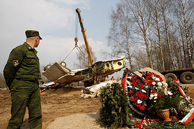 Опознаны 70 погибших в катастрофе самолета президента Польши