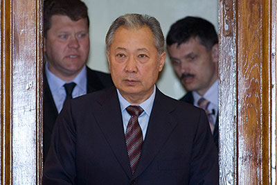 Бакиев заявляет, что остается президентом Киргизии