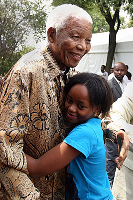 Мандела пропустит открытие ЧМ из-за гибели правнучки