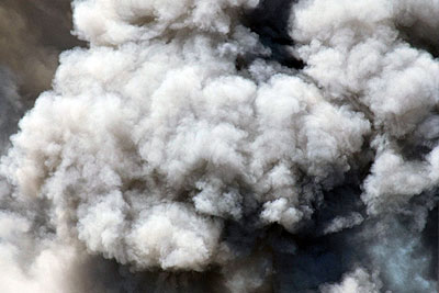 Пожарные остановили распространение огня в здании НПО "Алмаз-Антей"