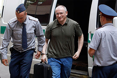 Михаил Ходорковский прибыл в Хамовнический суд Москвы