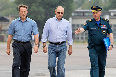 Путин встретился с погорельцами и пожарными в Воронеже