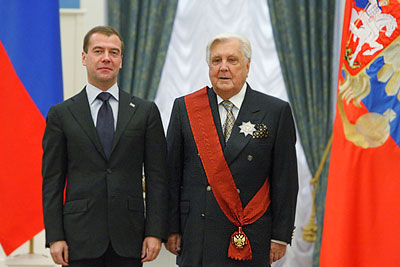 Президент РФ вручил государственные награды в Кремле