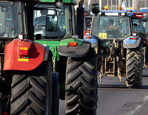 ВЭБ заведет "Тракторные заводы"